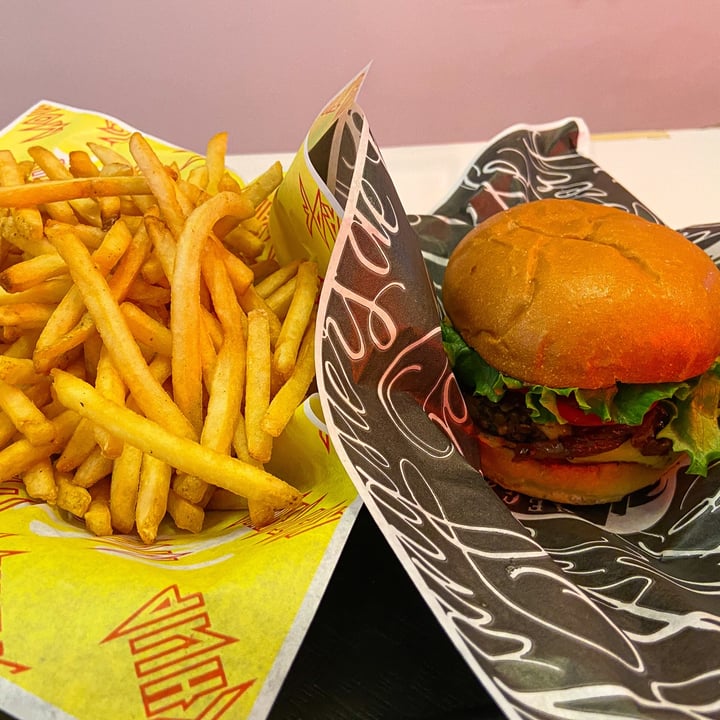 photo of Mimi & Jones Mimi burger shared by @vbolieuv on  27 Mar 2022 - review