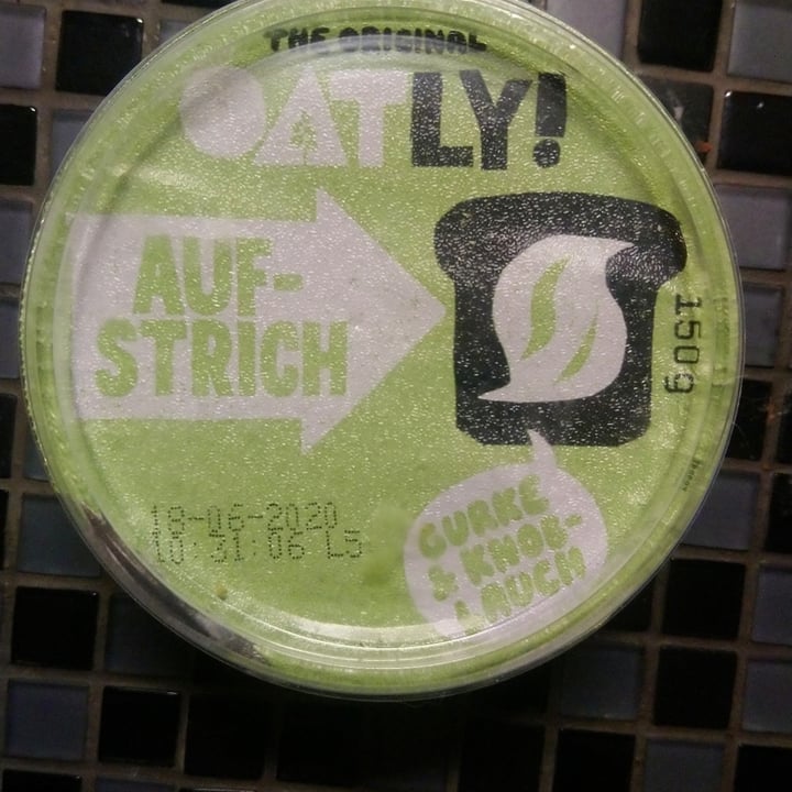 review photo of Oatly Aufstrich Gurke und Knoblauch (Oat Spread Garlic Cucumber) shared by @piawe on 30 Apr 2020 - review