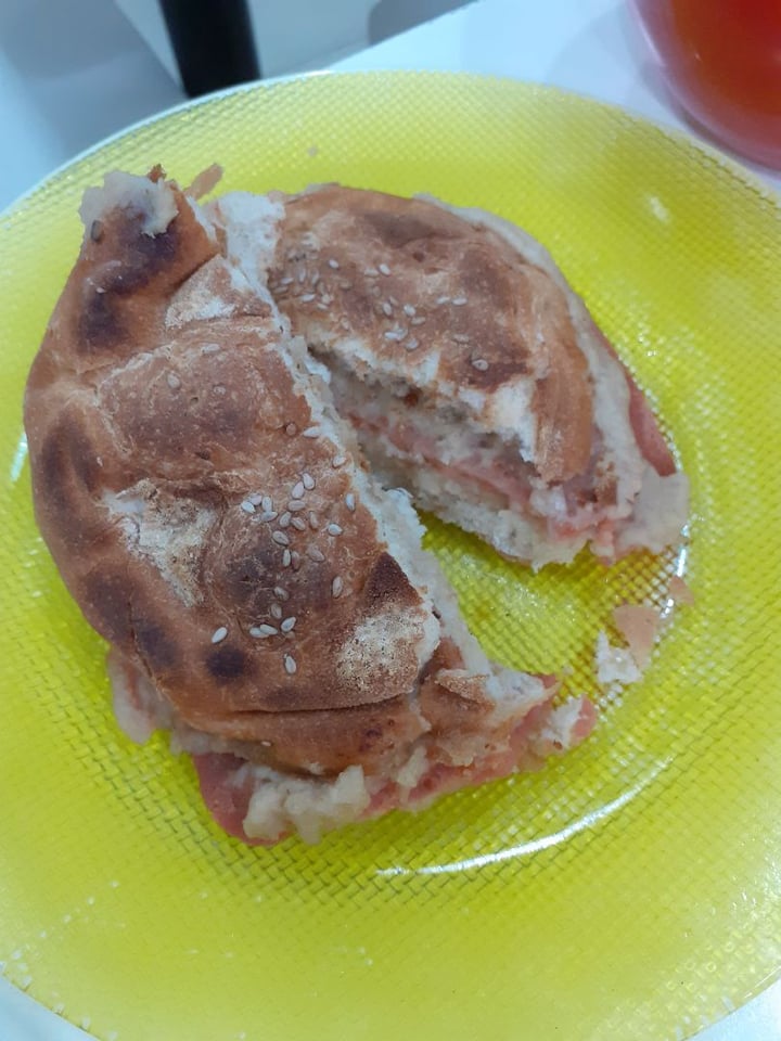 review photo of Loving Hut Microcentro Tostado de "jamón" y "queso" 100% vegano shared by @vanevegan on 09 Mar 2020 - review