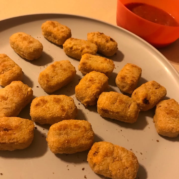 photo of MorningStar Farms Veggitizers Veggie Pepperoni Pizza Bites shared by @curvycarbivore on  03 Jun 2020 - review