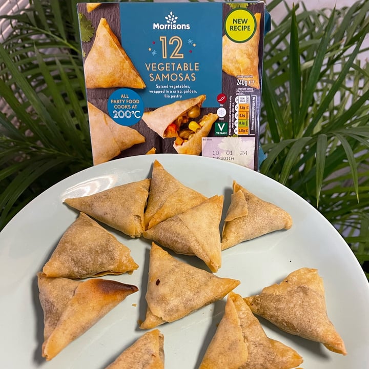 photo of Morrisons 12 Vegetable Samosas shared by @familywanderful on  27 May 2022 - review