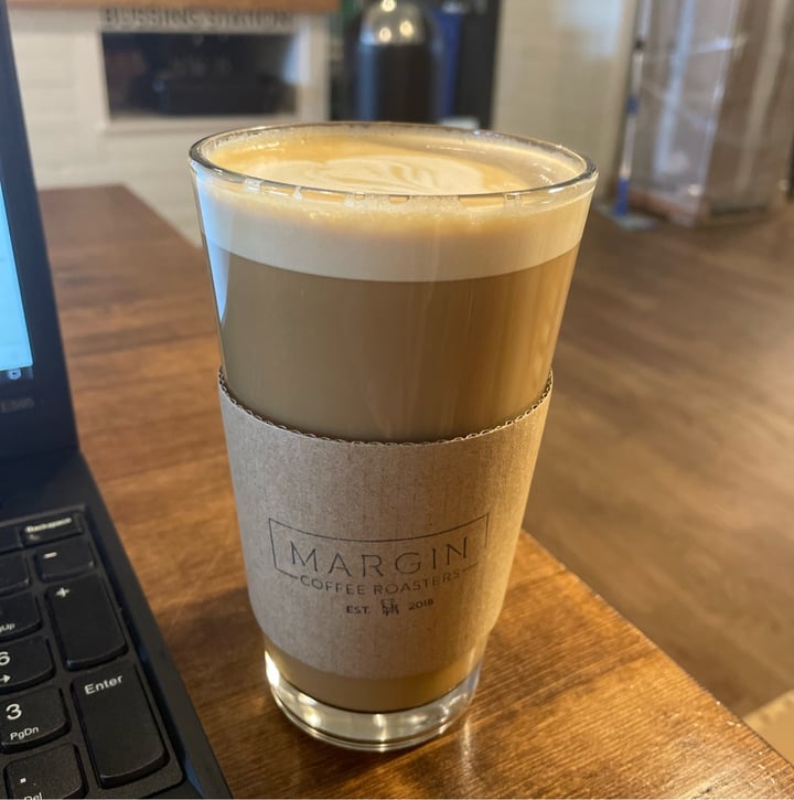 photo of Margin Coffee Roasters almond milk latte shared by @shmoopsify on  06 May 2022 - review