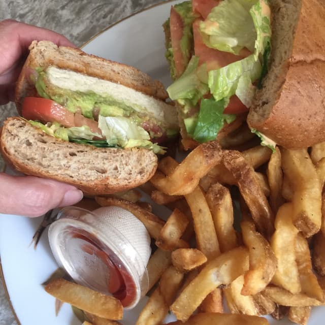 Photo of the dish “Santa Fe Crispy Chickin’ Sandwich”