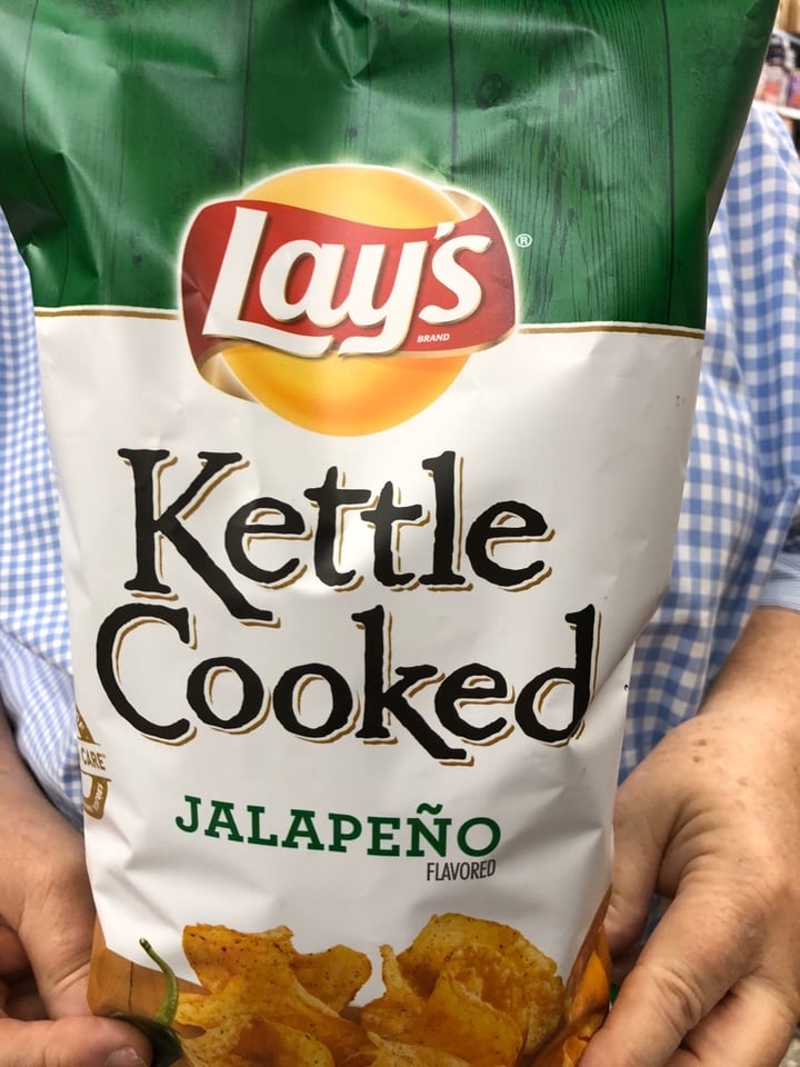photo of Lay's Kettle Cooked Potato Chips Jalepeno flavored shared by @shellkb1919 on  31 Dec 2019 - review