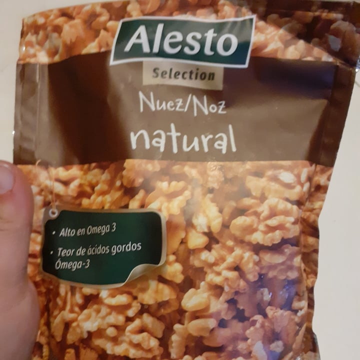 review photo of Alesto nuez shared by @pirita8 on 05 Oct 2022 - review