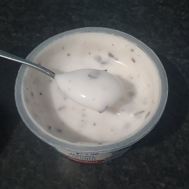 photo of Alpro Absolutely Coconut Stracciatella shared by @lucythewombat on  04 May 2022 - review