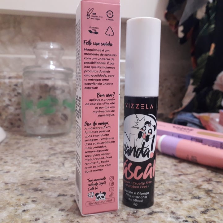 photo of Vizzela Cosméticos Máscara de cílios No Panda shared by @samimogs on  13 Nov 2022 - review