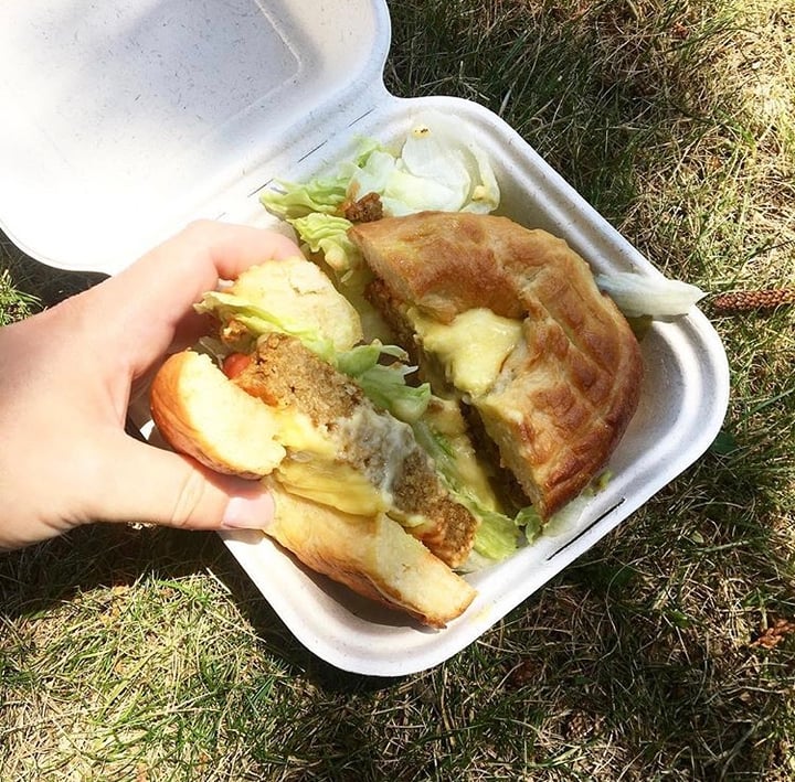 review photo of Sweet Release Vegan Big Mac bagel shared by @thegreenveganqueen on 27 Mar 2018 - review