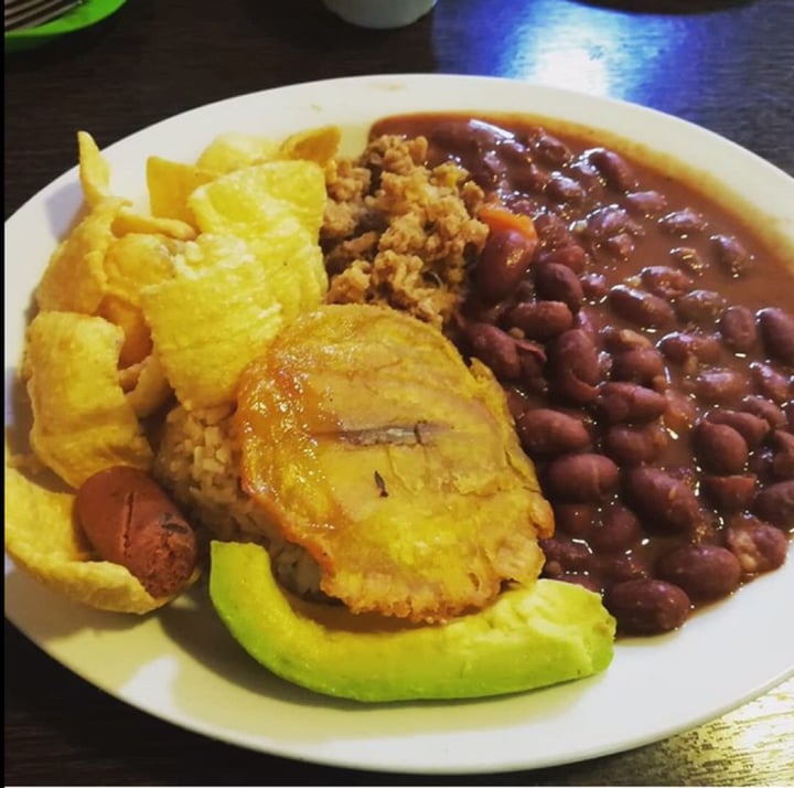 photo of Bulevar Sésamo Vegetariano Almuerzo shared by @womanvegan on  23 Aug 2019 - review