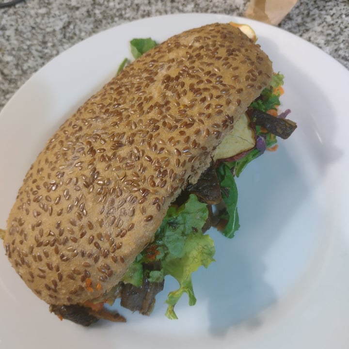 photo of Chimi Deli Cocina Natural Sándwich de hongos y vegetales shared by @camilacds on  13 May 2021 - review