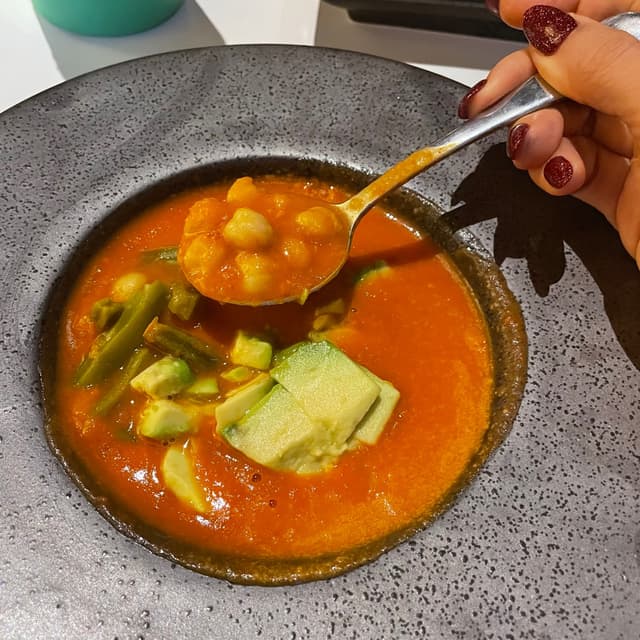 Foto do prato “Tomato and Cactus Soup”