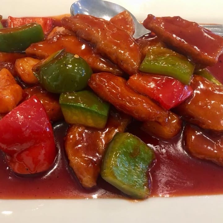 photo of VeGreen Vegetarian Fusion Restaurant Sweet Sour Chikn shared by @mlpmucke on  02 Jun 2020 - review