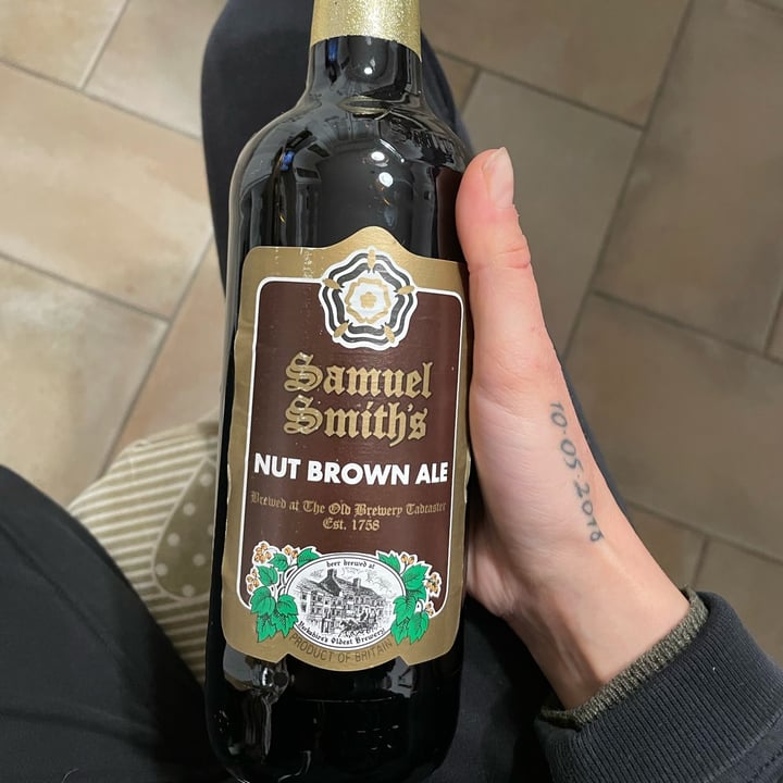 photo of Samuel Smith Old Brewery Nut brown ale shared by @gaiabertonelli on  05 Feb 2022 - review