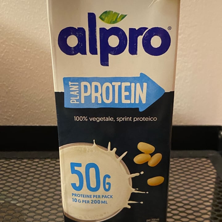photo of Alpro Soy Milk Plant Protein 25g shared by @martiantonucci97 on  18 Mar 2022 - review