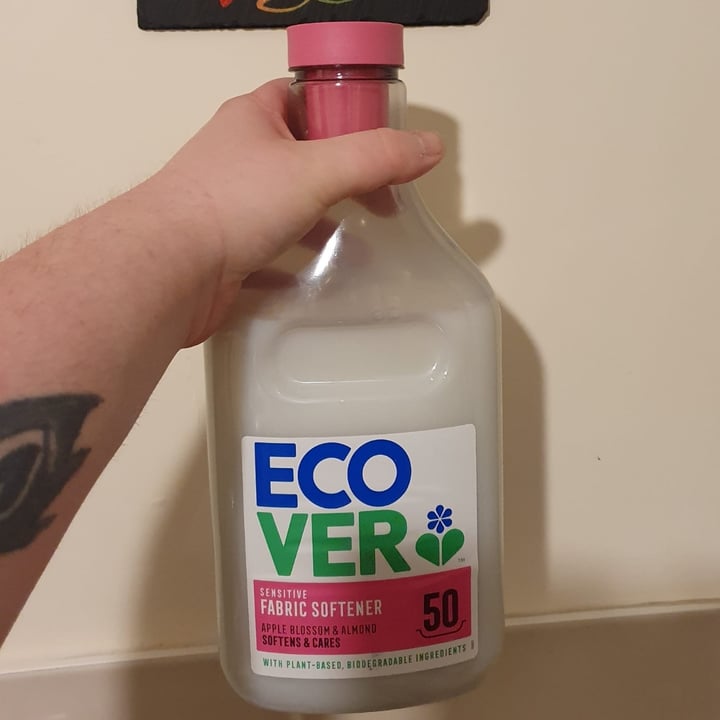 photo of Ecover Ecover Sensitive Fabric Softener Apple & Almond shared by @aveganlifewithjess on  06 Jan 2022 - review