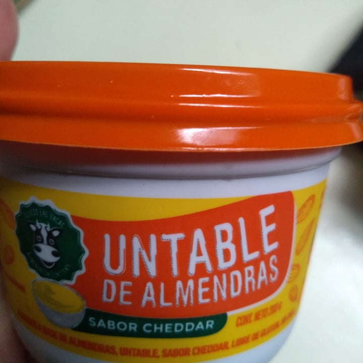 photo of Felices Las Vacas Untable de Almendras Sabor Cheddar shared by @marpoisonheart on  03 Oct 2020 - review