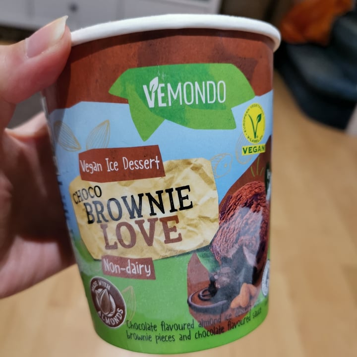photo of Vemondo  vegan choco brownie icecream shared by @mviana on  16 Oct 2022 - review