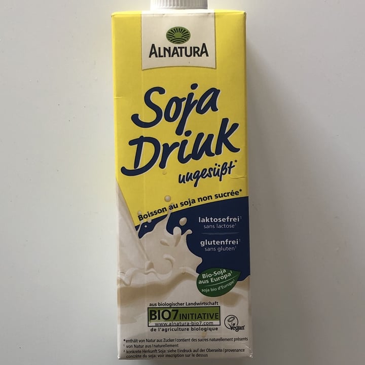 photo of Alnatura Soja Drink Ungesüßt shared by @charliejee on  17 Mar 2022 - review