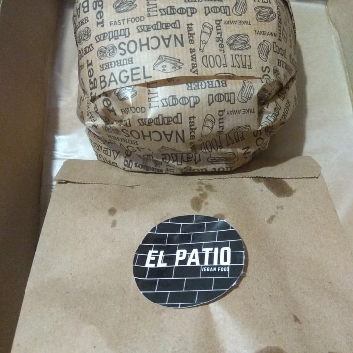 review photo of El patio Vegan food Hamburguesa con papas shared by @chale on 24 May 2021 - review