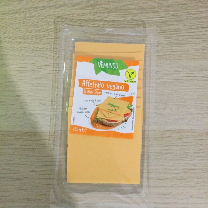 review photo of Vemondo Affettato vegano British style shared by @isauraelle on 03 Apr 2022 - review