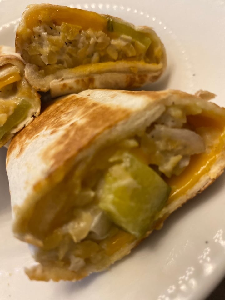 photo of Follow Your Heart American Style Slices shared by @veganevan on  08 Apr 2020 - review