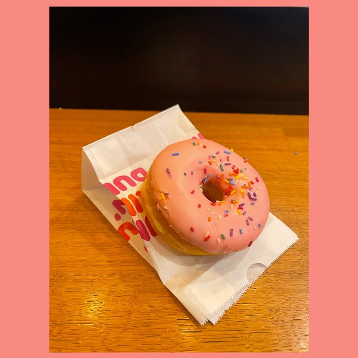 photo of Dunkin' Donuts Vegan donut + soy cappuccino shared by @paoladecaro on  17 Mar 2022 - review