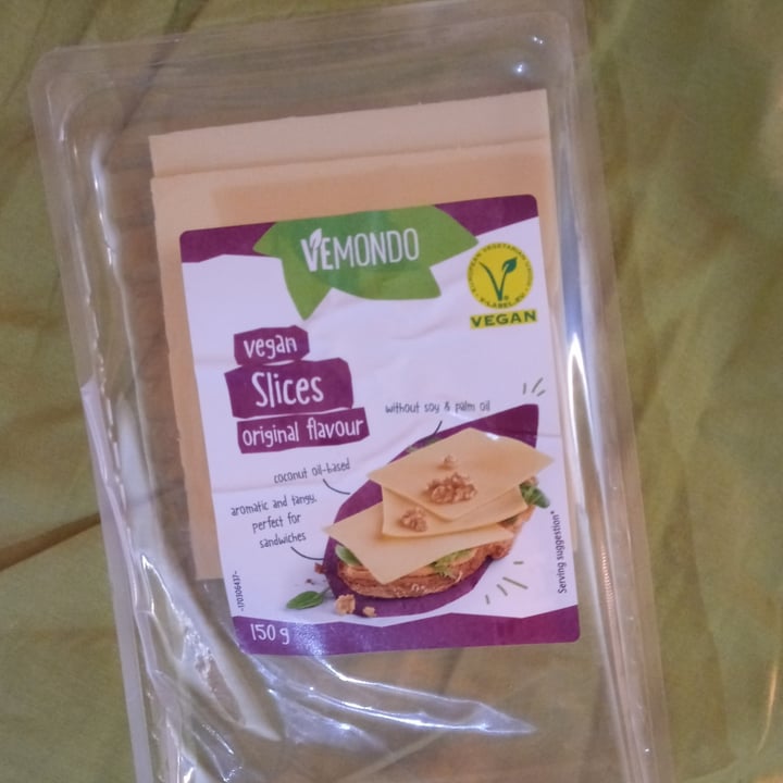 photo of Vemondo Vegan slices original flavour shared by @alexv269 on  22 Mar 2022 - review