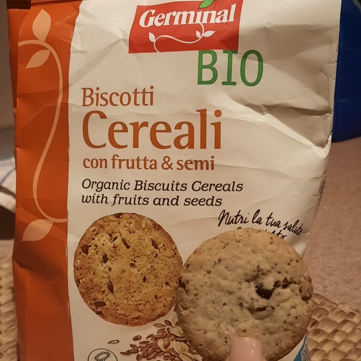 photo of Germinal Bio Biscotti cereali con frutta e semi shared by @veronicamancini94 on  19 Sep 2021 - review