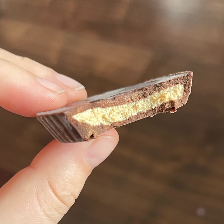 photo of LoveRaw Butter Cups Salted caramel shared by @anneeinhorn on  02 May 2022 - review