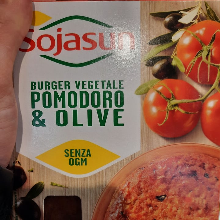 photo of Sojasun Burger Vegetale Pomodoro & Olive shared by @nonsocosascrivere on  30 Apr 2021 - review