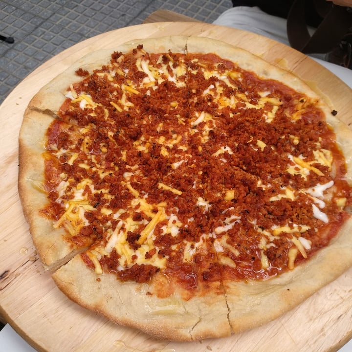 photo of Veganitessen Pizza de chorizo shared by @psicodelirium on  28 Oct 2020 - review