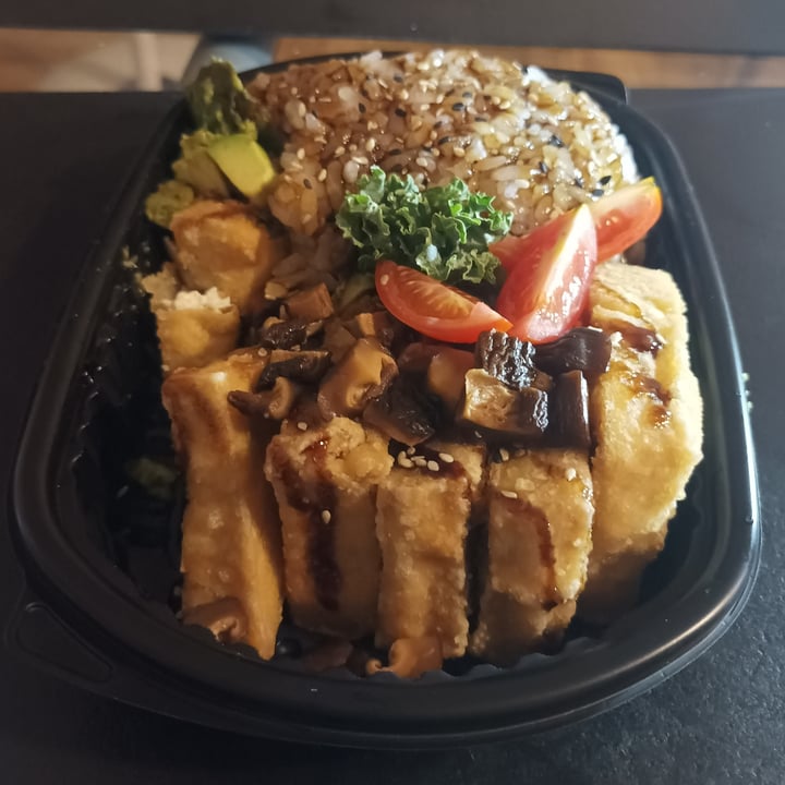 photo of Asian House Poke Bowl Veggie shared by @euge1712 on  20 Jan 2022 - review