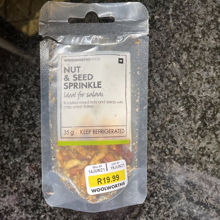 photo of Woolworths Food Nut & Seed Sprinkle shared by @theycallmelynsey on  15 Jun 2021 - review