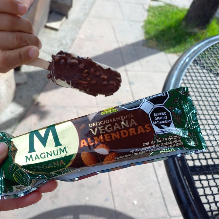 review photo of Magnum Magnum Almendras Vegana shared by @andiiale on 02 Feb 2022 - review