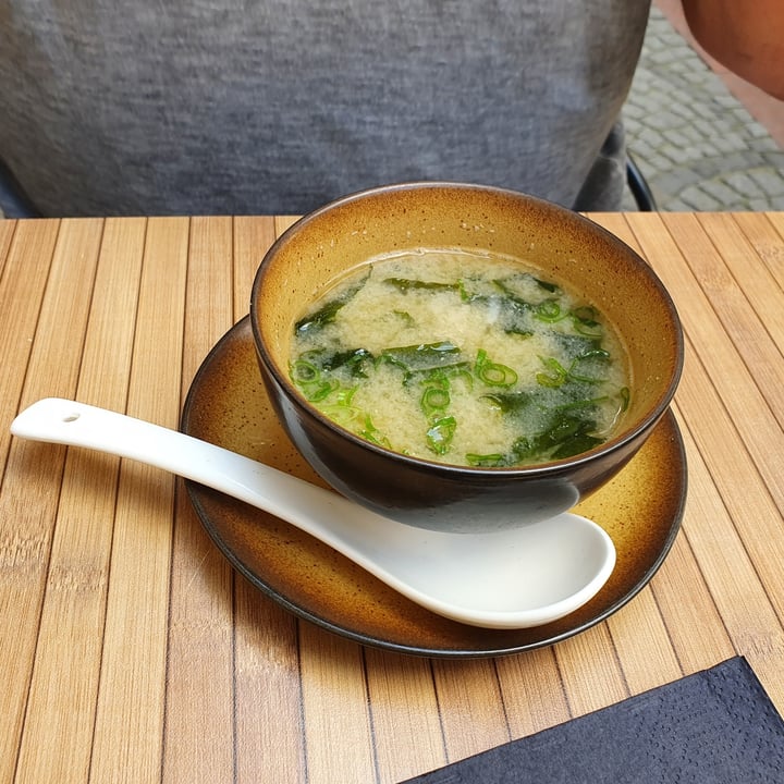 photo of Secret Garden Vegan Sushi München Miso Suppe shared by @kirsten123 on  17 Jul 2022 - review