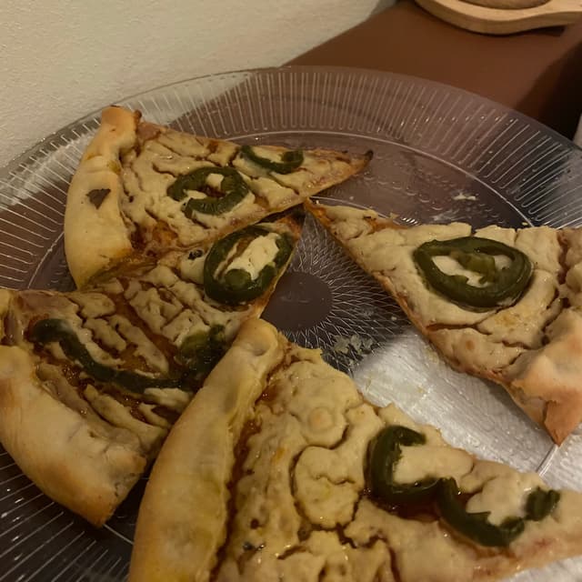 Foto del plato “Margherita Pizza With Homemade nut Cheese.”