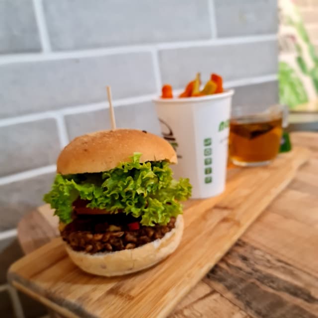 Photo of the dish “Beetroot Hummus Burger”