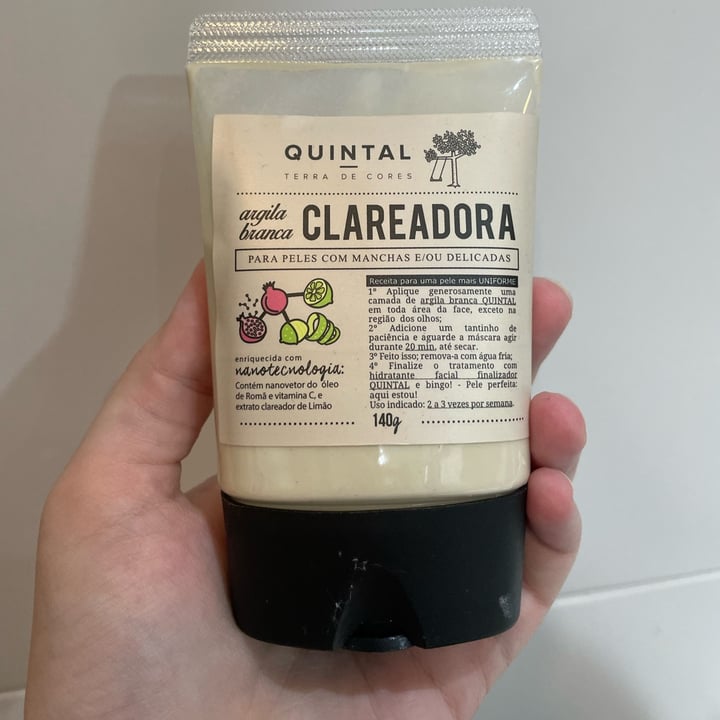 photo of Quintal Dermocosméticos Máscara Clareadora De Argila Branca shared by @thatoninatto on  05 May 2022 - review