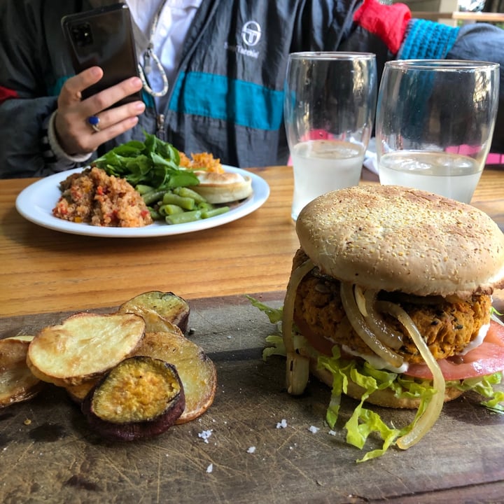 photo of Pura Vida hamburguesa ingredientes a elección shared by @camitaaboada on  21 Jul 2021 - review