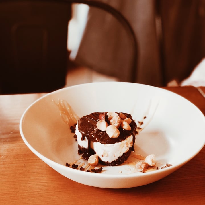 photo of Well Loft Chocolate Cheezecake Please! shared by @consciouscookieee on  19 Nov 2020 - review