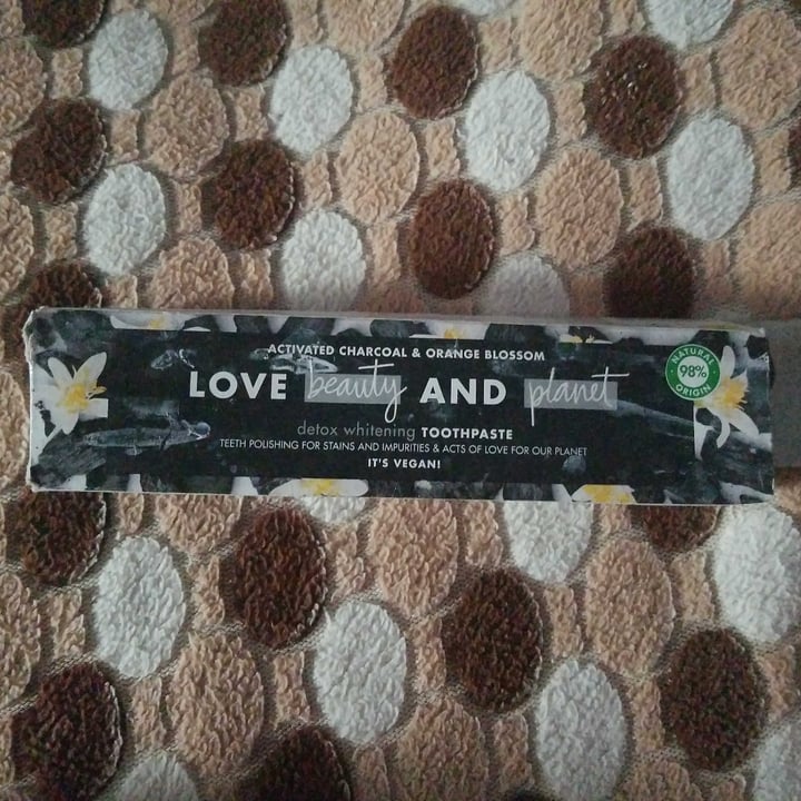 review photo of Love Beauty and Planet Activated Charcoal and Orange Blossom Toothpaste shared by @romaaa on 04 Feb 2022 - review