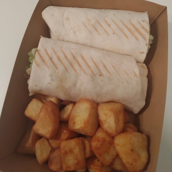 photo of Mille e Una Notte Udine Piadina con falafel e hummus shared by @suze7 on  31 Mar 2022 - review
