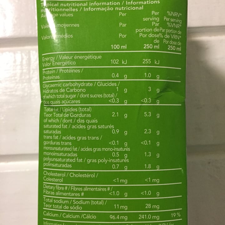 photo of Earth & Co Unsweetened Soya Milk shared by @thehumblechickpea on  14 Dec 2020 - review