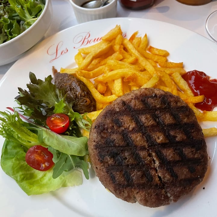 photo of Les Bouchons Impossible steak Haché shared by @laureguilbaud on  09 Apr 2022 - review
