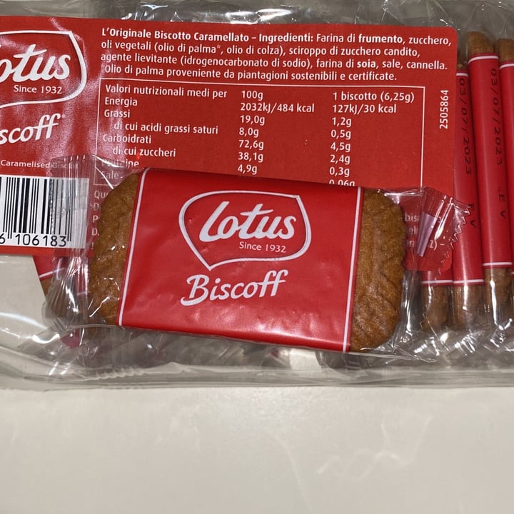 photo of Lotus Biscoff biscotti shared by @katia97 on  21 Oct 2022 - review