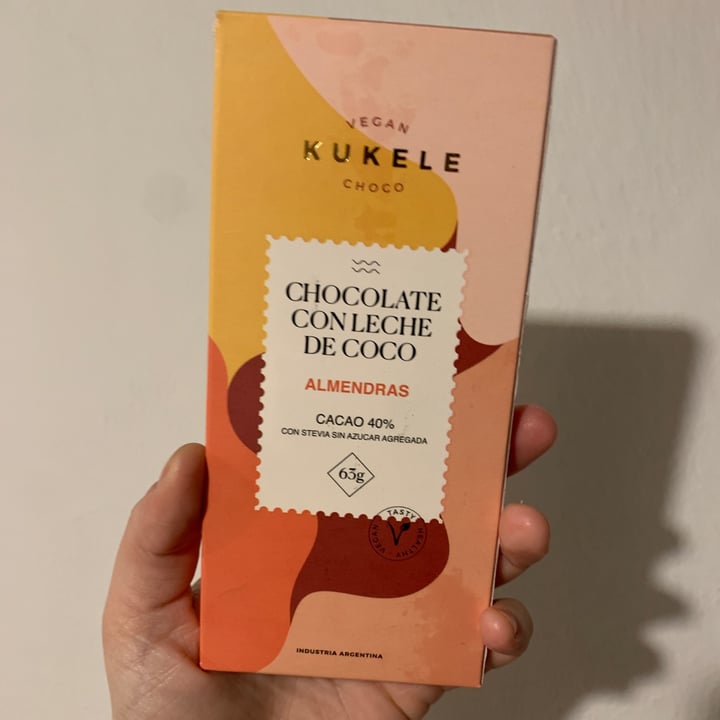 photo of Kukele Vegan Choco Chocolate Con Leche De Coco Y Almendras shared by @florenciaerre on  29 Sep 2022 - review