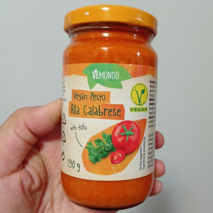 photo of Vemondo  vegan pesto alla calabrese shared by @txaranga on  05 Aug 2022 - review