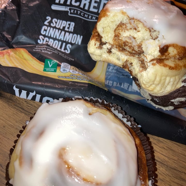 review photo of Wicked Super Cinnamon Scrolls shared by @jamesdunn611 on 27 Nov 2022 - review