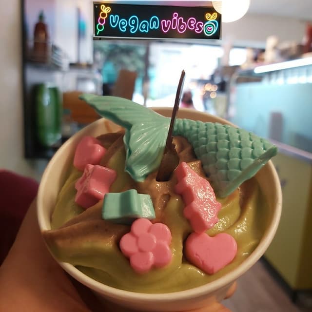 Photo of the dish “Helado De Matcha Y Chocolate”