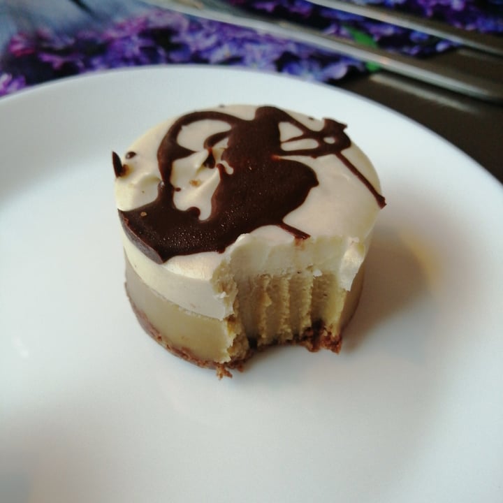 photo of Vegan Vacation Teramisu Cake shared by @warrenthevegan on  09 Nov 2022 - review